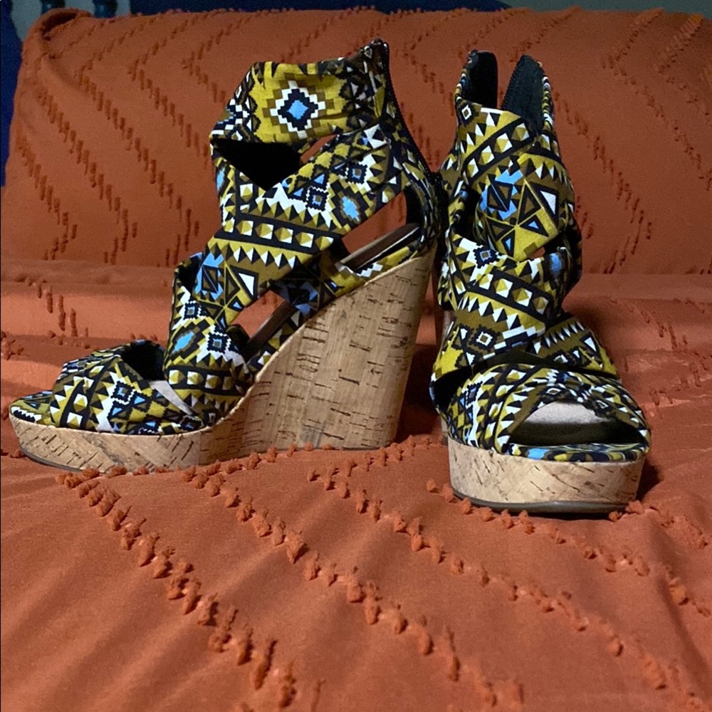 Trendy Geometric Cork Wedge Sandals size 6.5